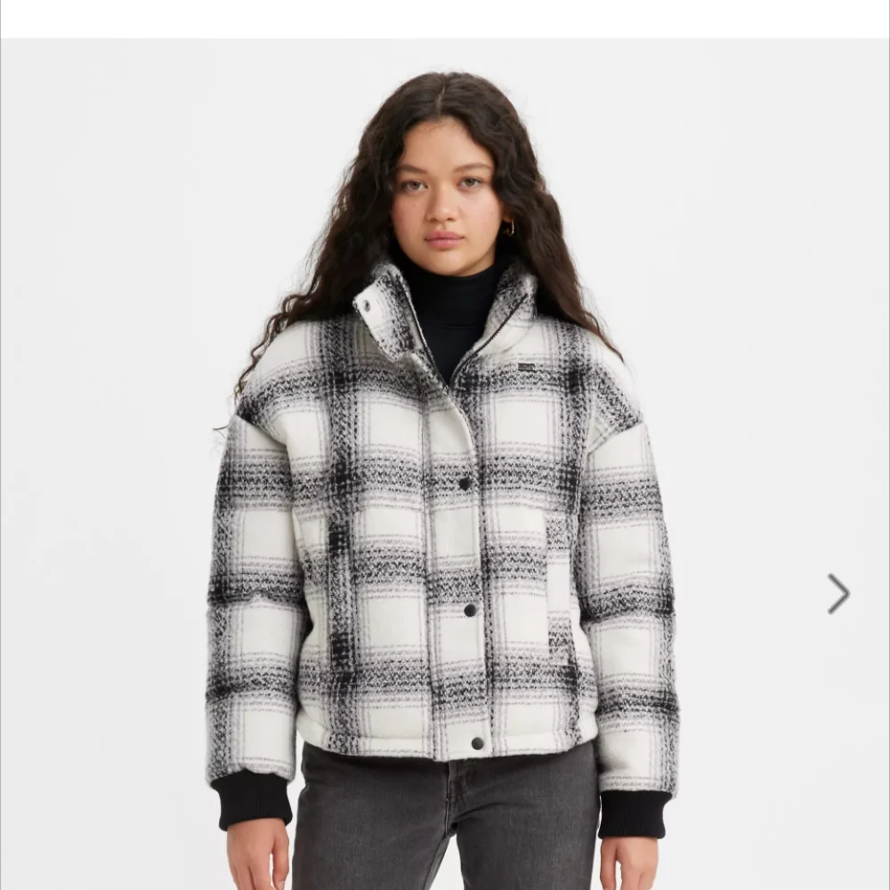 CLEARANCE!!! Women's Levi's Wool Puffer Jacket Size medium - Picture 12 of 13